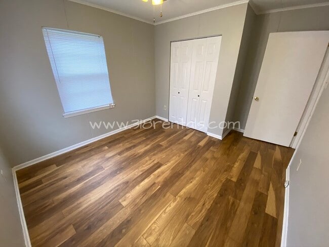 Building Photo - Swan Lake home available