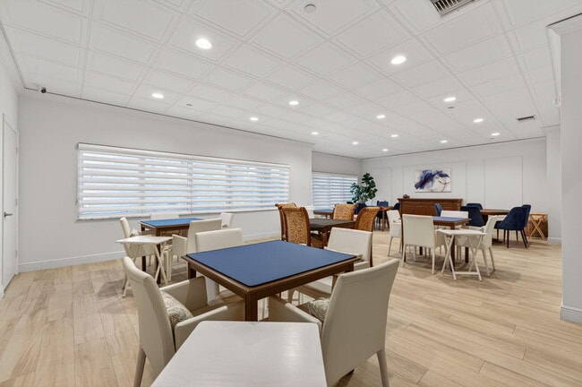 Building Photo - 4301 N Ocean Blvd