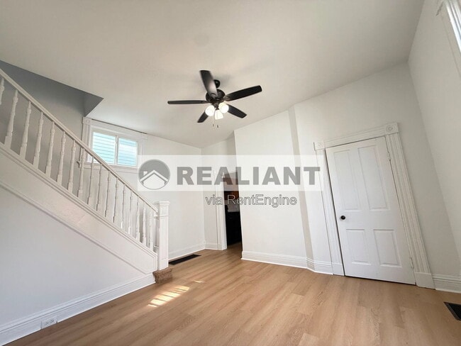 Building Photo - 124 W 31st St