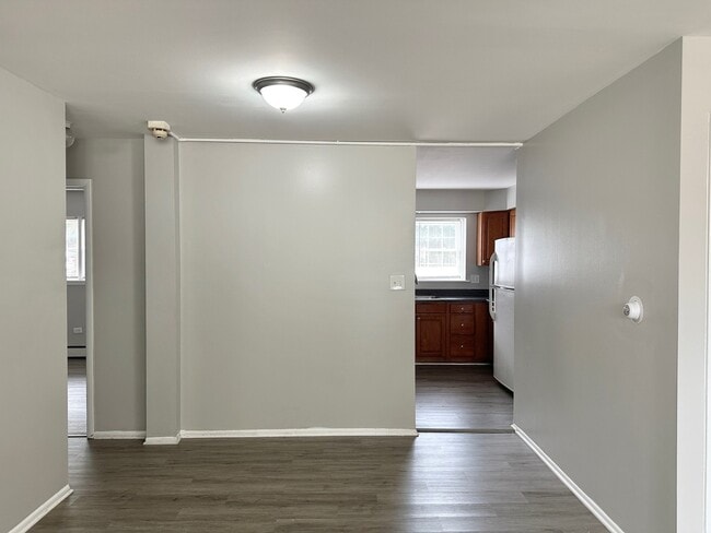 Building Photo - 3400 Maple Ave