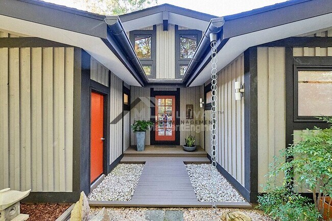 Primary Photo - 500 Bayberry Dr