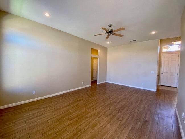 Building Photo - 394 N 2720 E