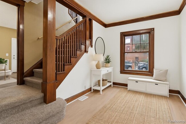 Building Photo - 5421 Toledo St