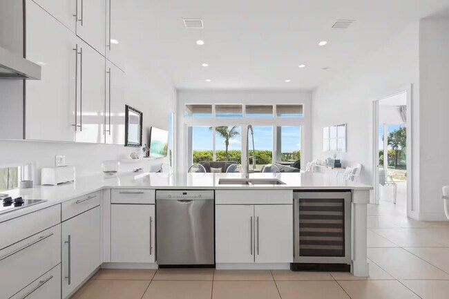 Building Photo - 141 S Atlantic Ave