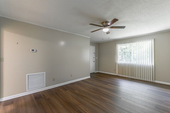 Building Photo - 726-728-728 State Line Rd