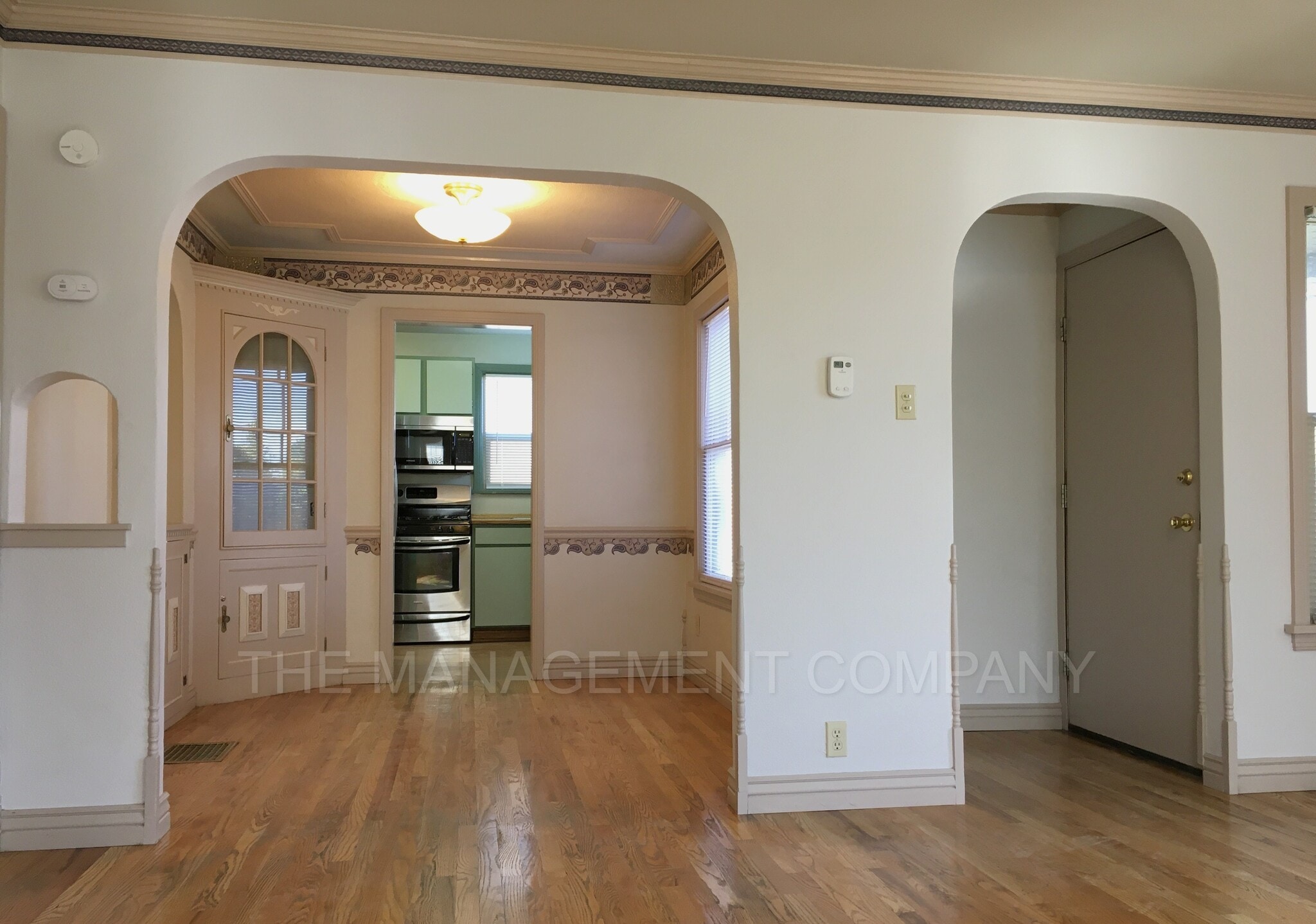 Building Photo - 576 Addison Ave W