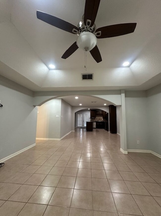 Building Photo - 2137 Mynah Ave