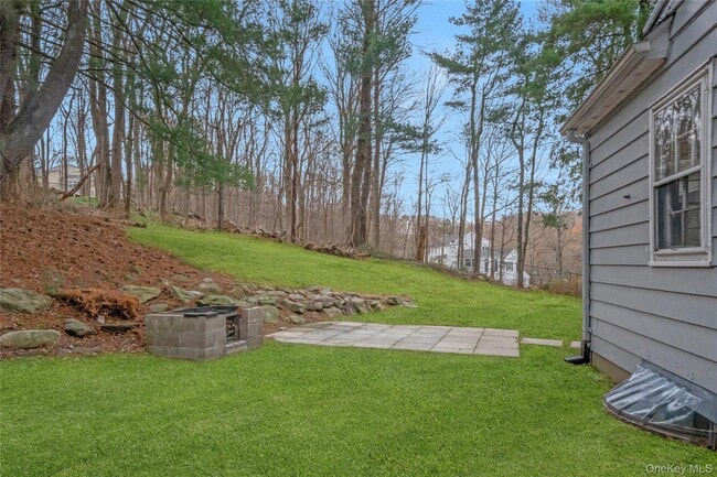 Building Photo - 630 Quaker Rd