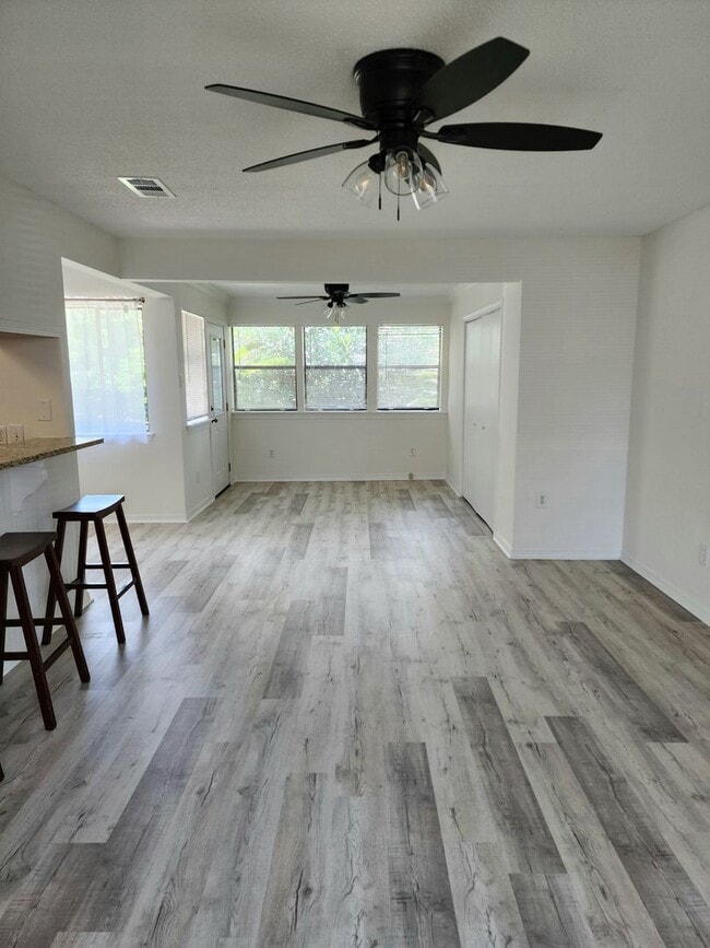 Building Photo - Gulf Shores 2/1.5 condo at Country Club Village