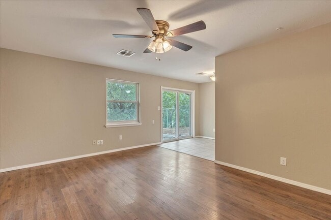 Building Photo - 1611 Briarcliff Ct