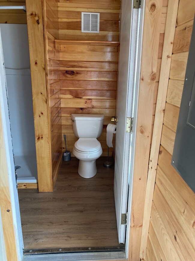 Building Photo - 11 Newhall St