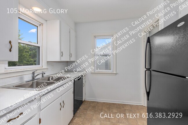 Building Photo - 105 Morning Glory St SW