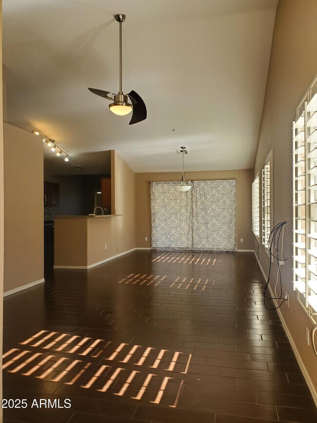 Building Photo - 12059 N 110th St