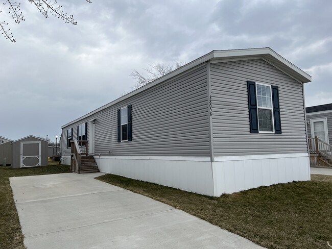 Building Photo - 38058 Pardo Dr