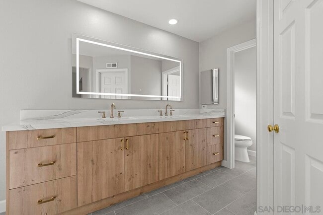 Building Photo - 4485 Sunset Bluffs Way