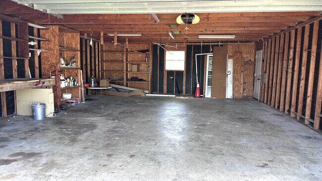 Building Photo - 3910 Herring Dr