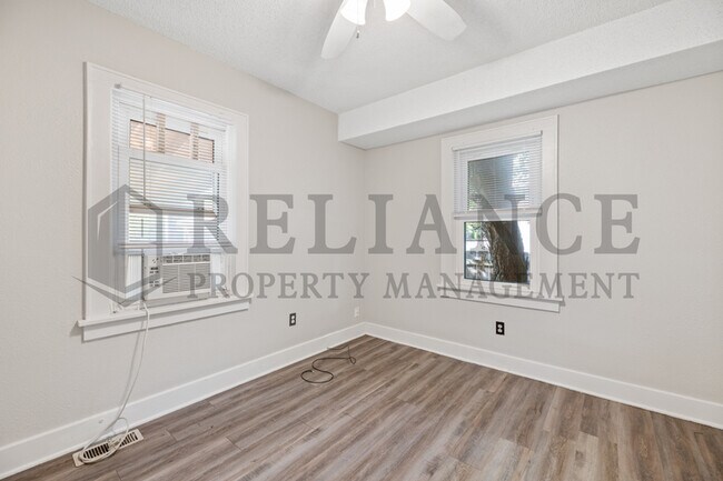 Building Photo - 645 S Poplar St