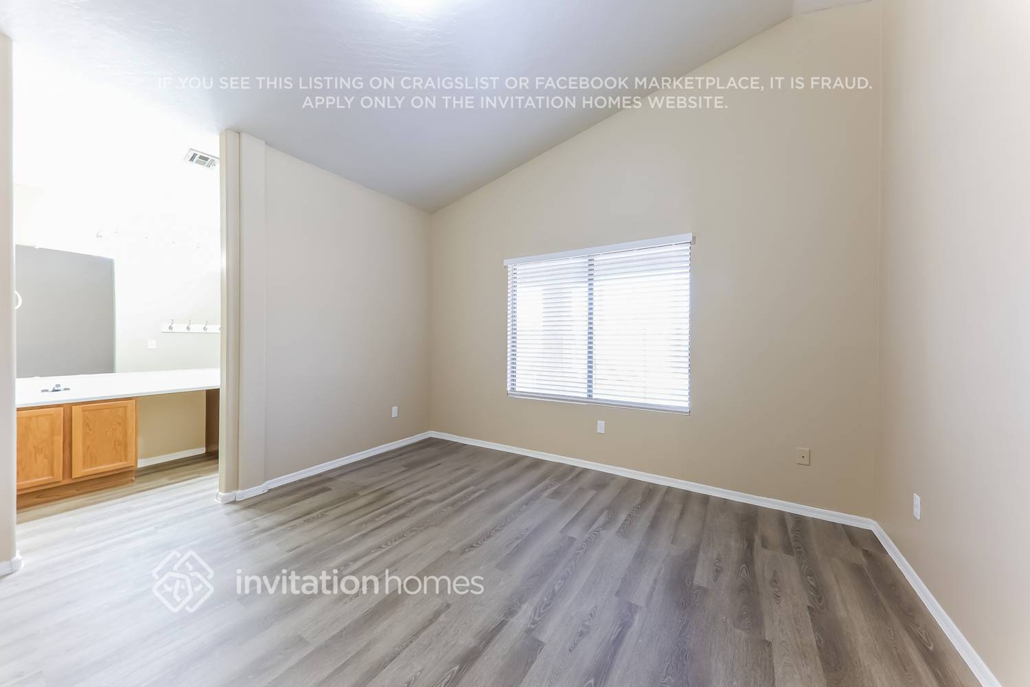 Building Photo - 20850 N 7th Pl