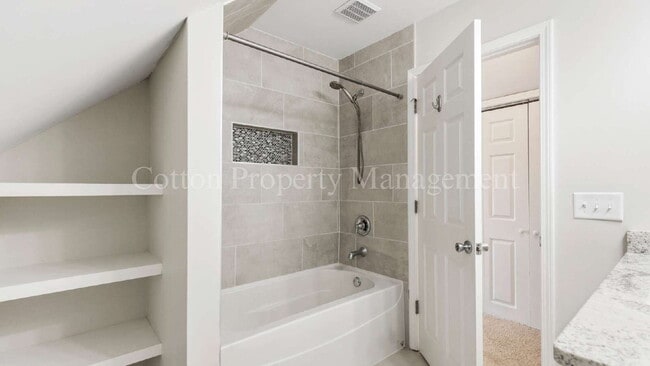 Building Photo - 1010 Winterberry Cir