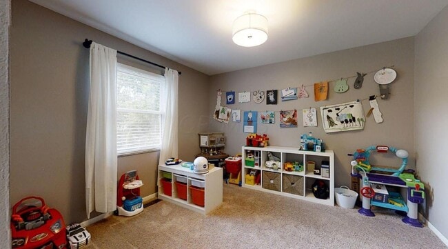 Building Photo - 303 Greenglade Ave