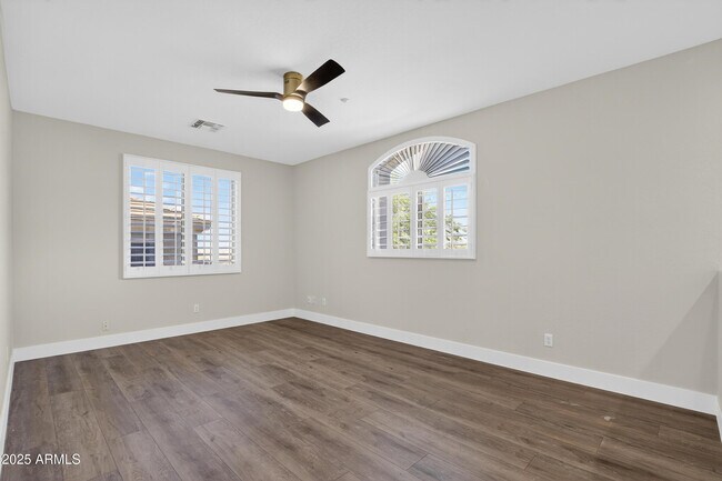 Building Photo - 10587 E Sheena Dr