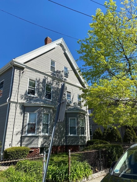 Building Photo - 5-7 Blake St. Unit 4