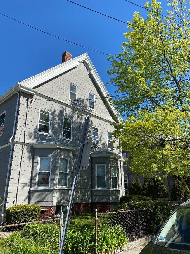 Building Photo - 5-7 Blake St. Unit 1