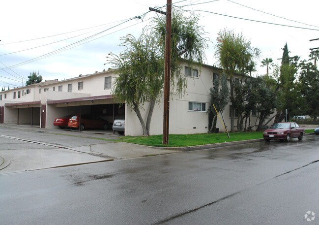 Building Photo - Chandler Palms