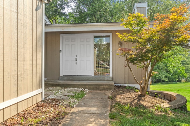 Building Photo - 907 Award Dr