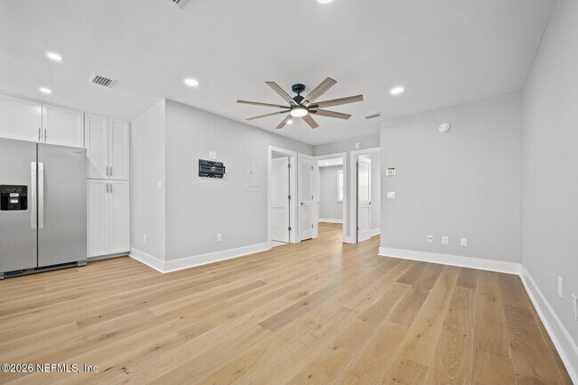 Building Photo - 2107 2nd St S