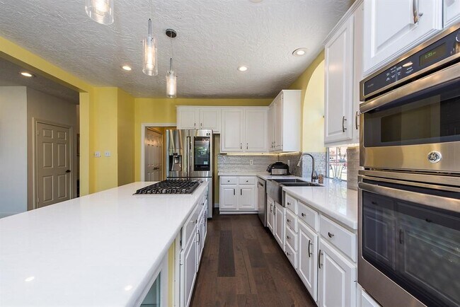Building Photo - 14111 Manderly Dr