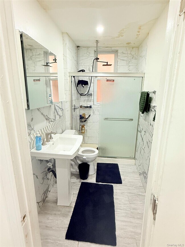 Building Photo - 220 Rogers Ave