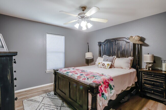 Building Photo - Stunning & Spacious Three Bedroom Home in Frenship School District!