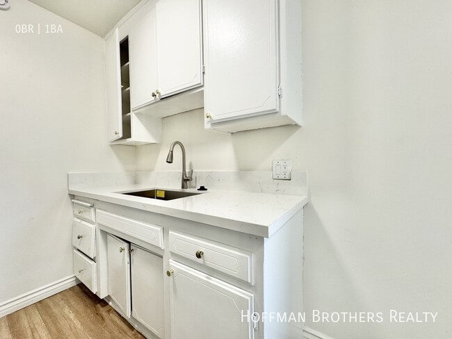Building Photo - 3647 Vinton Ave