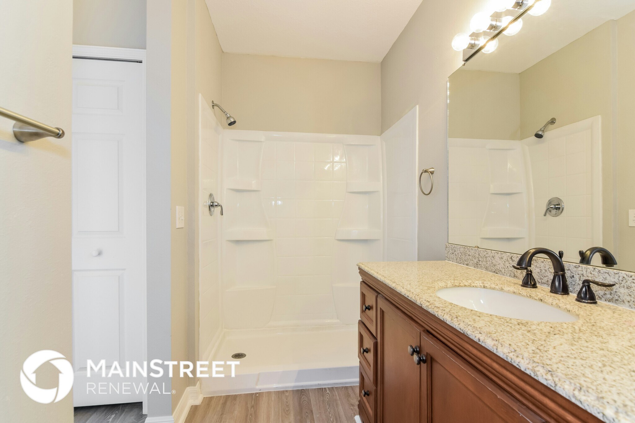 Building Photo - 1711 31st Ave E