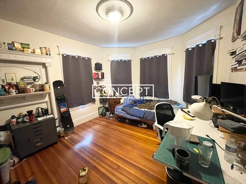 Building Photo - 65 Hillside St