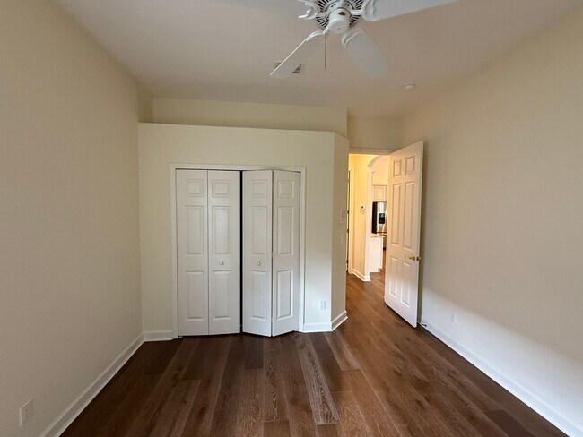 Building Photo - Luxurious 4 Bedroom 3 Bath Lakefront Pool Home W/3-Car Garage