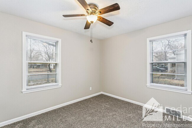 Building Photo - Move-In Ready Ranch with Sun-Drenched Master Suite