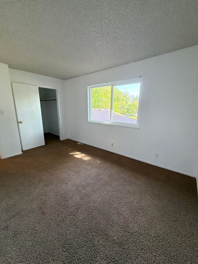 Building Photo - 2-Story Condo With Lots of Character!