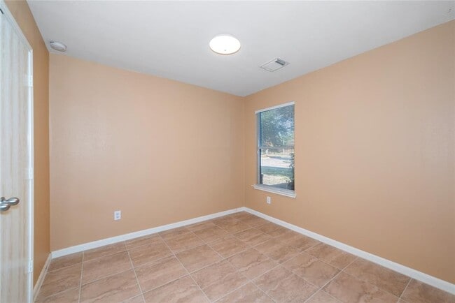Building Photo - 21219 Misty Brook Bend Ln