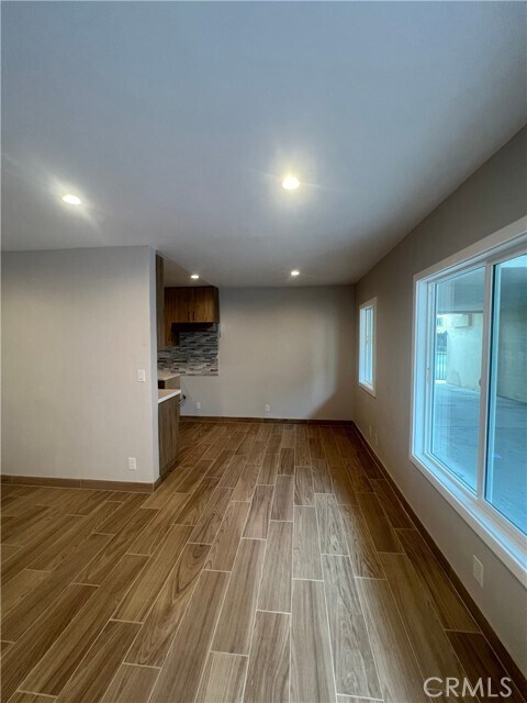 Building Photo - 13425 Vanowen St