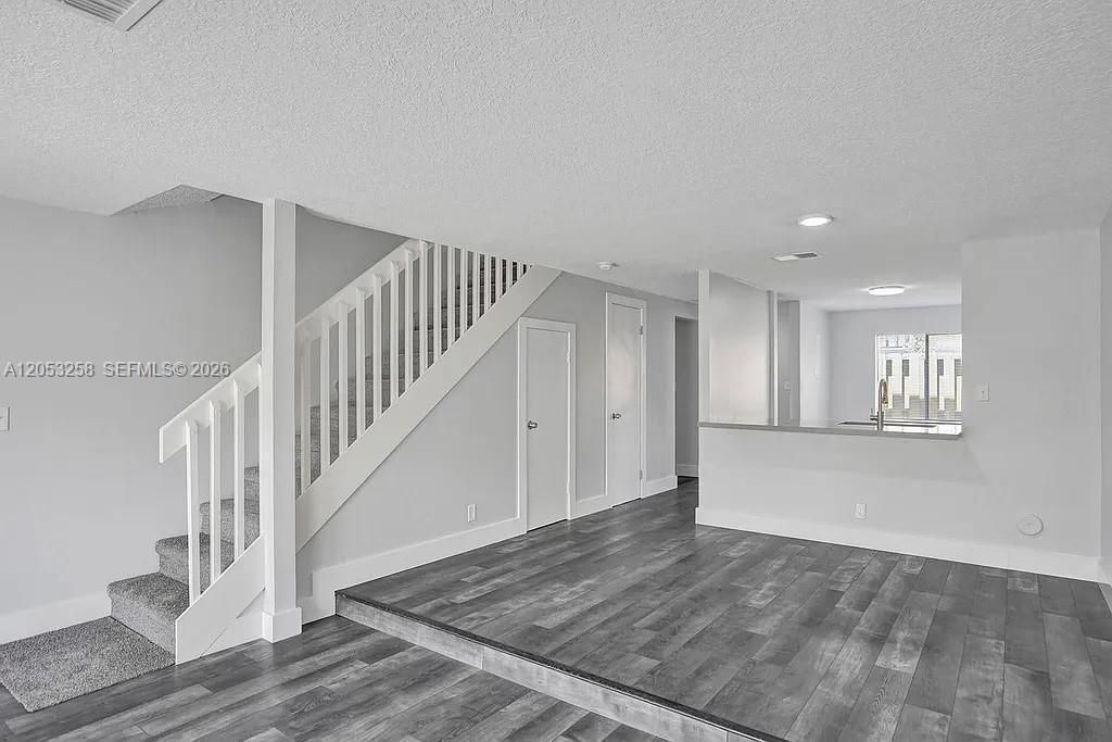 Building Photo - 5084 S University Dr