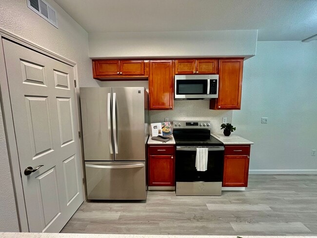 Building Photo - Completely Remodeled Two Bedroom Condo in ...