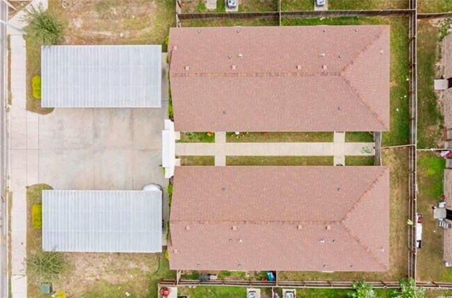 Building Photo - 18 Valeria St