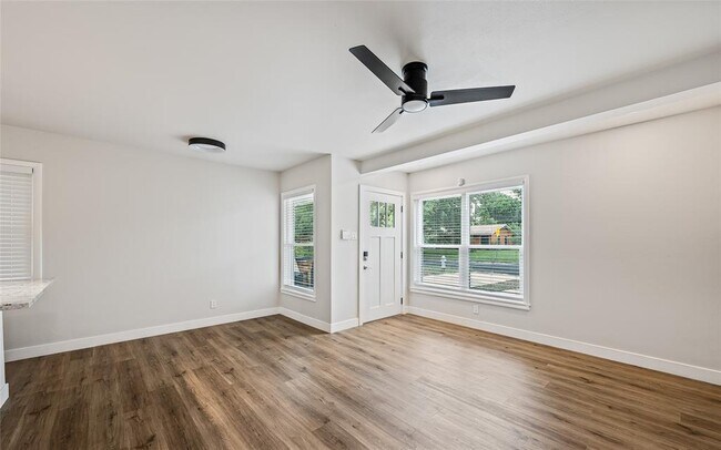 Building Photo - 1309 Suffolk Dr