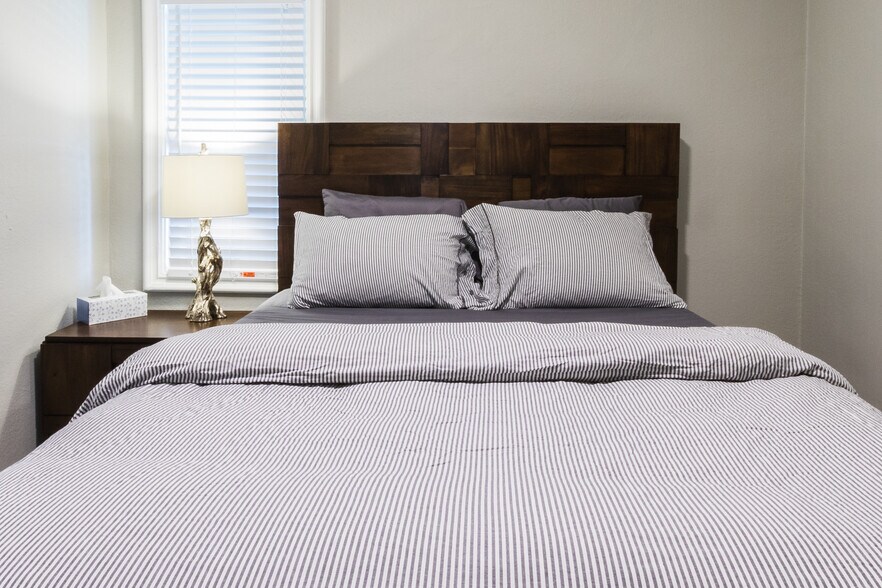 Building Photo - 5357 Virginia Ave