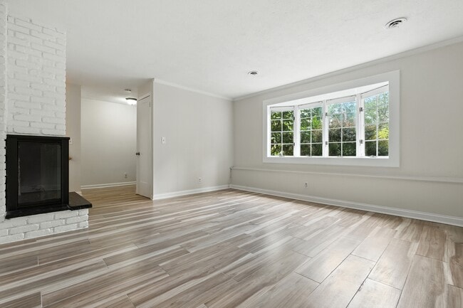 Building Photo - 49 Canoe Brook Pkwy