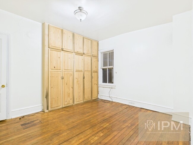 Building Photo - Beautiful 3 Bedroom, 1 Bath Colonial Home ...