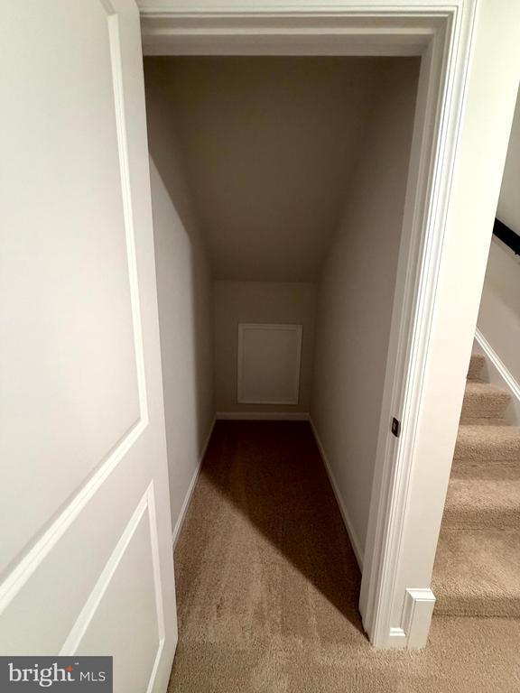 Building Photo - 461 Hanson St