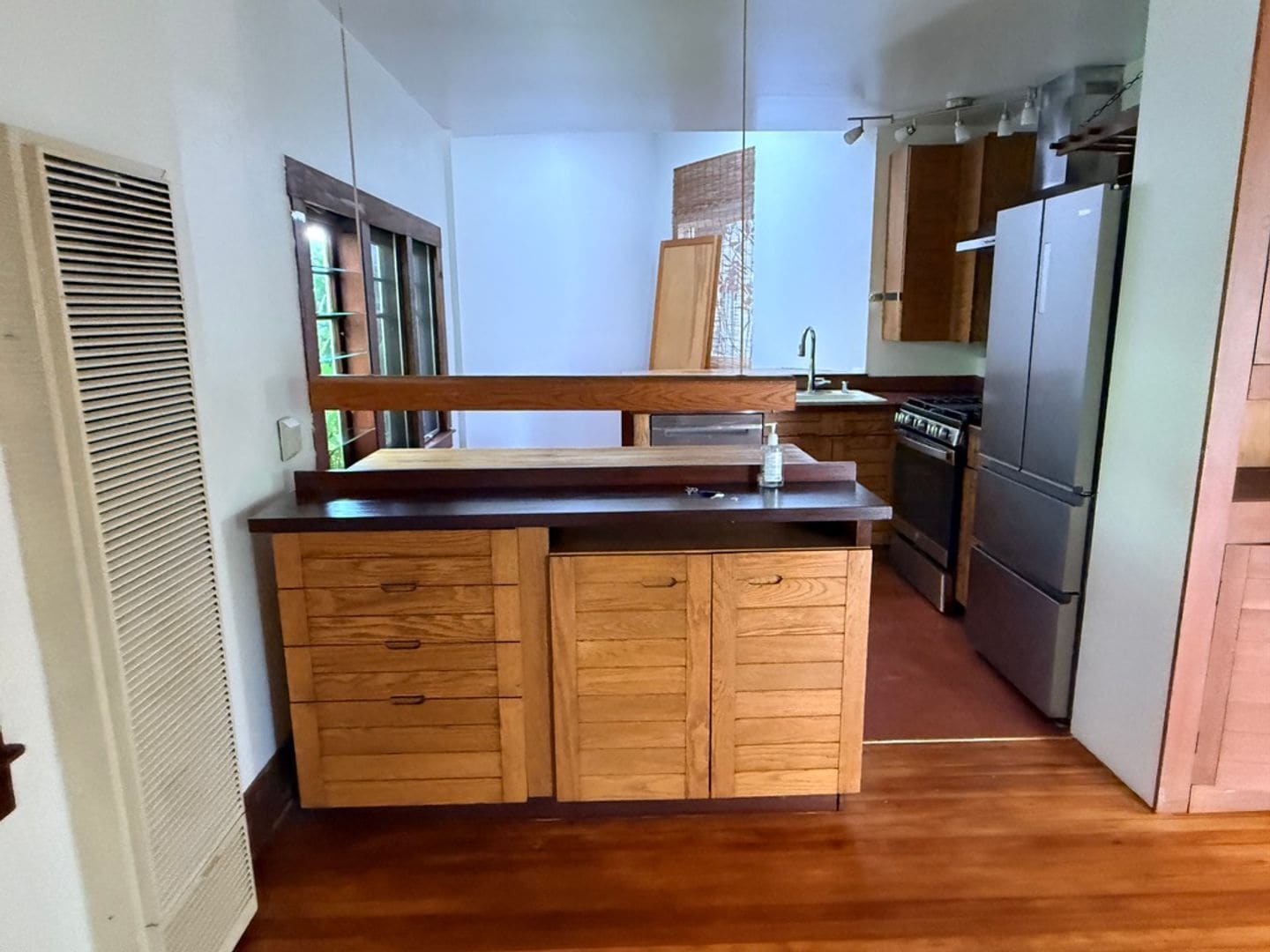 Building Photo - Hidden Garden Retreat – A One-Bedroom Oasis in the Heart of Venice